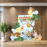 Phông cứng formex sinh nhật thôi nôi Gấu Pooh