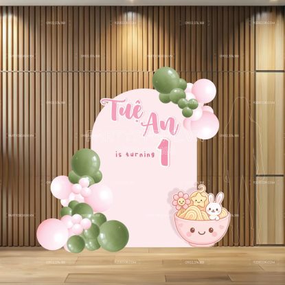 Phông cứng formex sinh nhật thôi nôi chủ đề Mì tone hồng