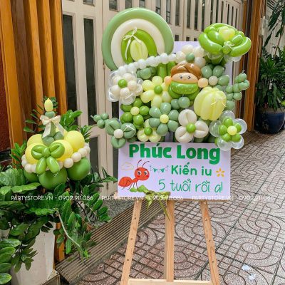 Bảng hoa bong bóng sinh nhật Phúc Long 5 tuổi tone xanh lá